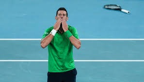 LPL遭受质疑，LCK众神却盛赞：Uzi是AD王者，强到近乎无法喘息！