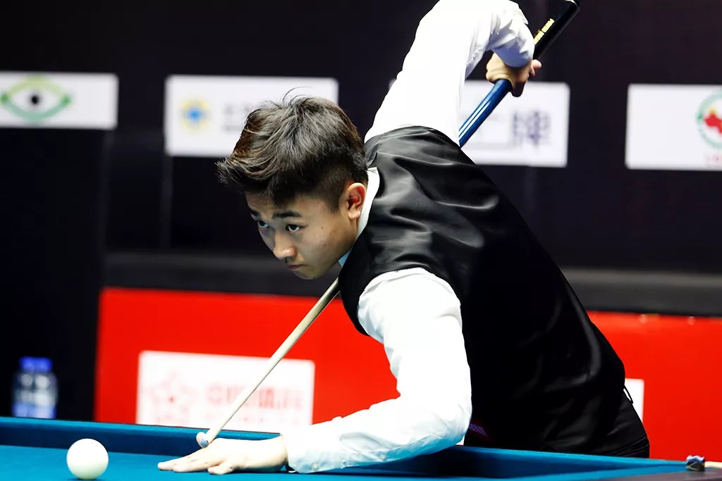 不仅是两名 不仅是两名